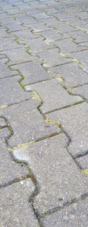 Bild eines schmutzigen Steinbodens